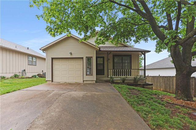 17924 E  Whitney Rd S, Independence, MO 64057