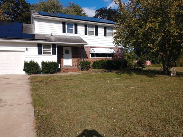 327 Oakwood Ave, Glassboro, NJ 08028