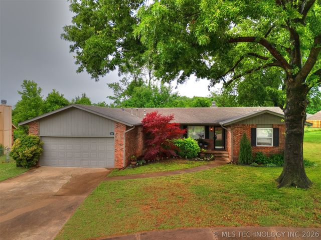 304 W  Keywest St, Broken Arrow, OK 74011