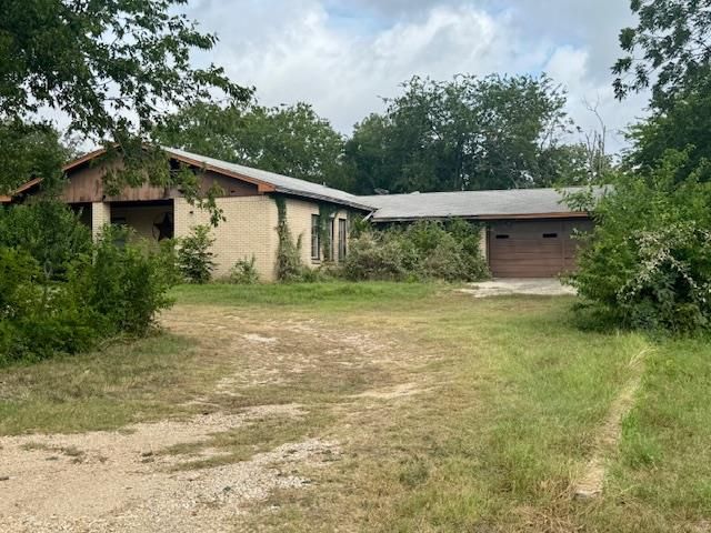 301 E  Atkinson St, Florence, TX 76527