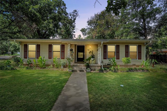 708 Triangle Pl, Waco, TX 76710