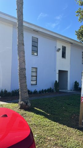 7640 Kimberly Blvd, North Lauderdale, FL 33068