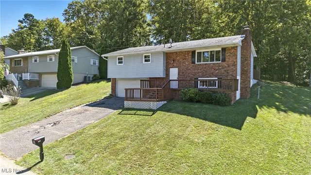 374 Pahlhurst Plz, Parkersburg, WV 26101