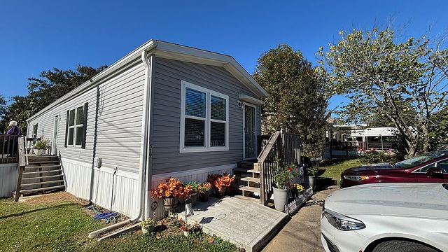 519 Johns Creek St, Clinton, TN 37716