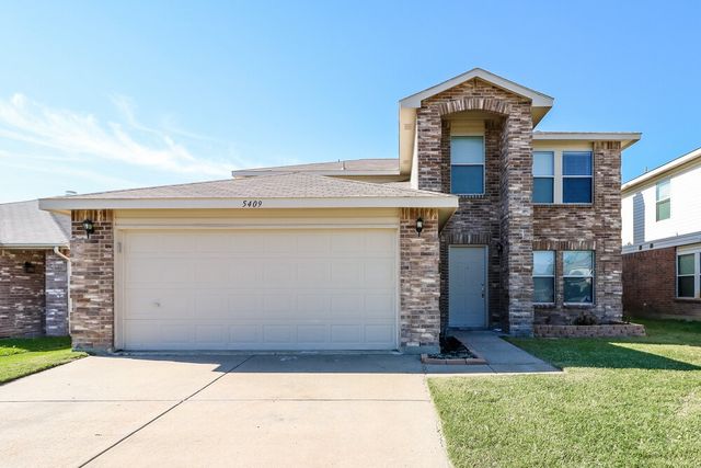 5409 New Castleton Ln, Fort Worth, TX 76135