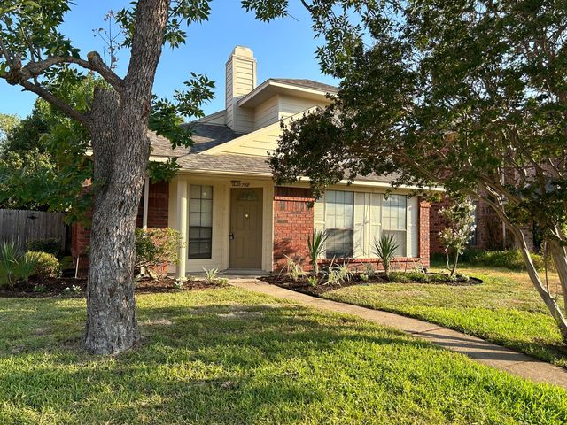 1702 San Francisco St, Carrollton, TX 75007