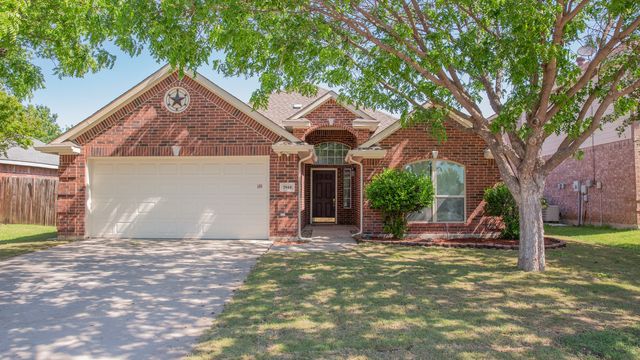 7948 Crouse Dr, Fort Worth, TX 76137