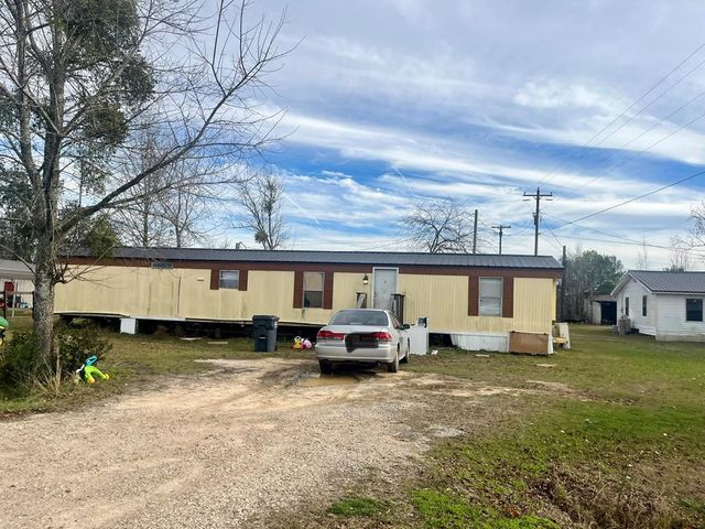 3185 Town And Country Rd, Donalsonville, GA 39845