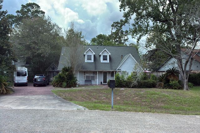 112 Butlers Ct, Conroe, TX 77385