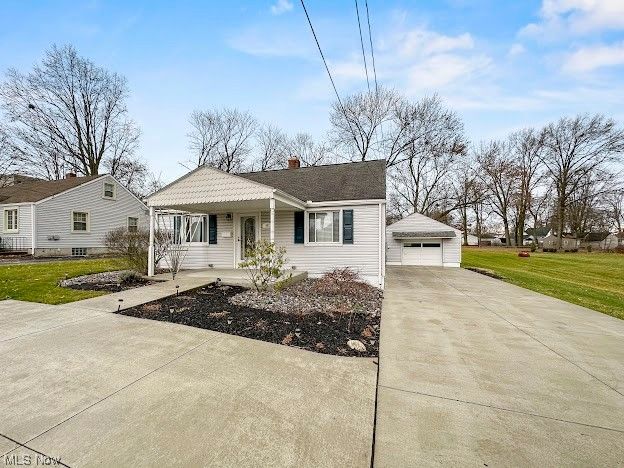 561 Poland Ave, Struthers, OH 44471