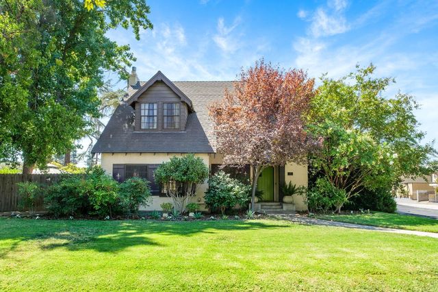 904 E  Cambridge Ave, Fresno, CA 93704