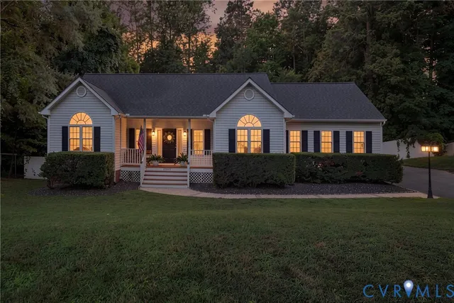 11919 Swift Crossing Dr, Midlothian, VA 23112