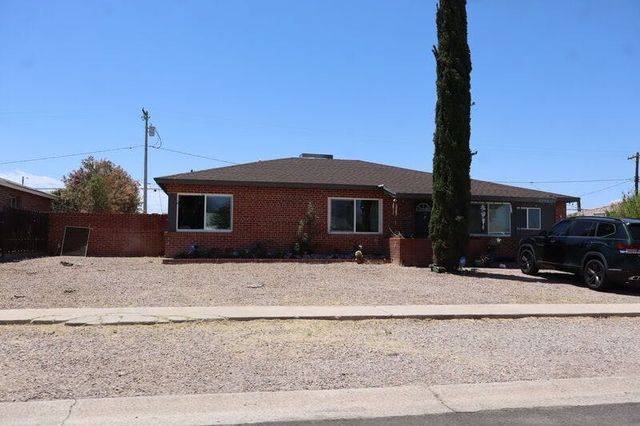 6558 E  12th St, Tucson, AZ 85710