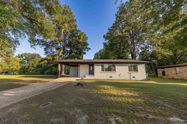137 Carter St SW, Camden, AR 71701