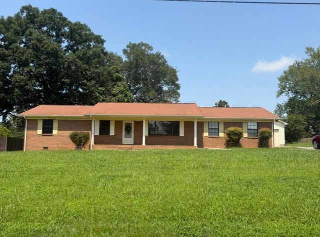 2698 Forest Heights Cir, Lenoir City, TN 37772