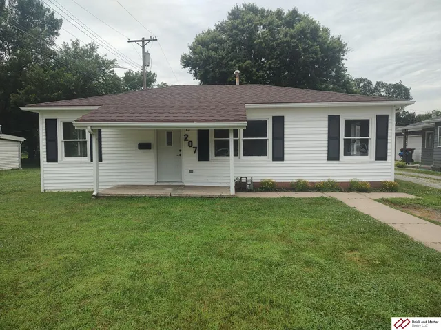 207 N  Sumner St, Beatrice, NE 68310