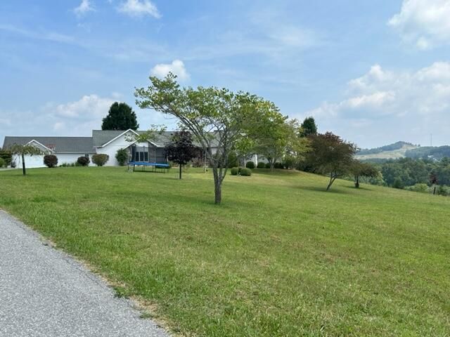 264 Skyview Dr, Jumping Branch, WV 25969