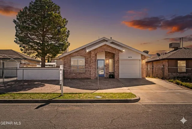 6636 Star Of India Ln, El Paso, TX 79924