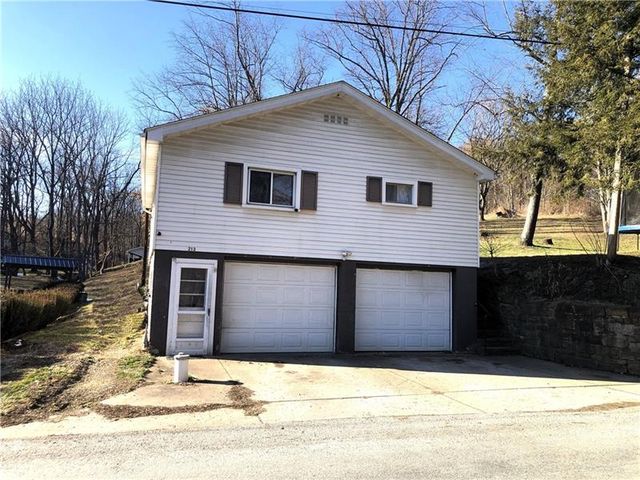 213 Rural Valley Rd, Claysville, PA 15323