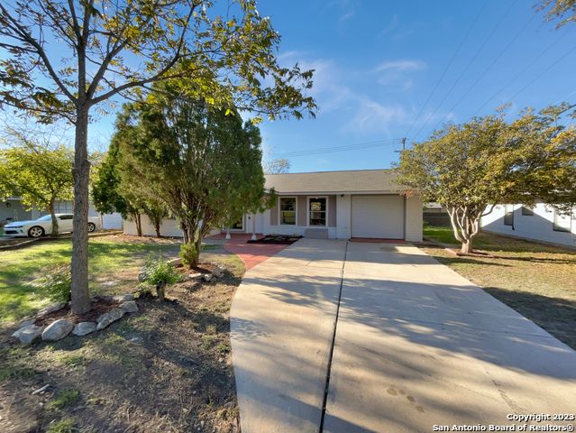 3915 WAR BOW DR, San Antonio, TX 78238