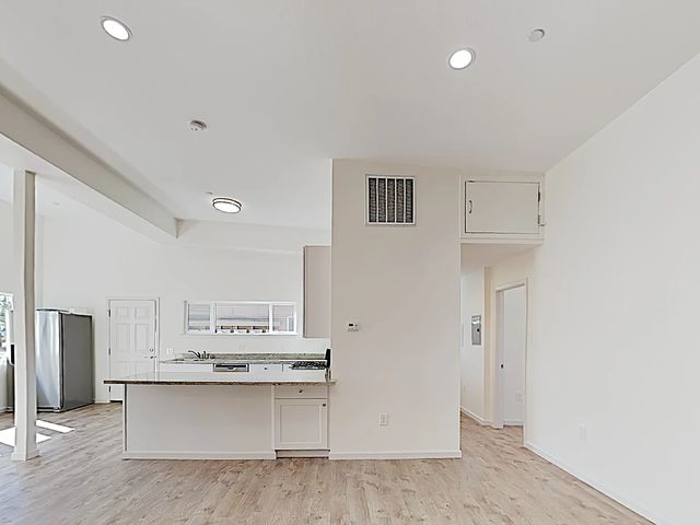 2071 15th Ave, Sacramento, CA 95822