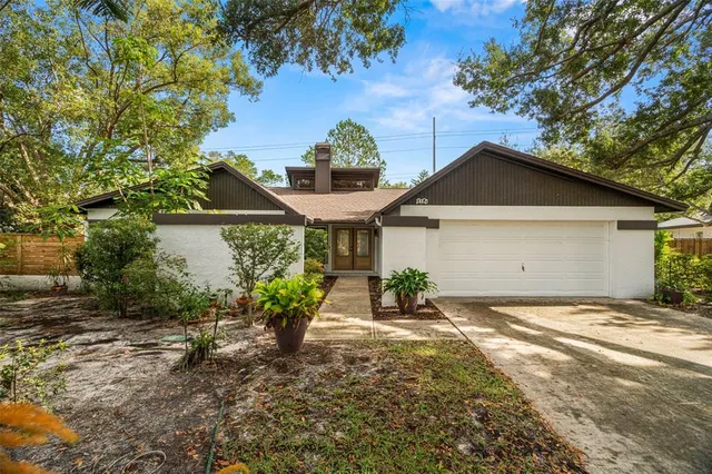 13603 Wilkes Dr, Tampa, FL 33618