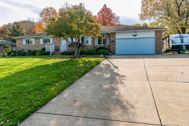 30860 Meadowbrook Dr, Willoughby Hills, OH 44092