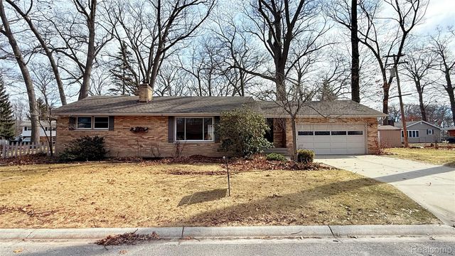3316 Hickory Ln, Port Huron, MI 48060