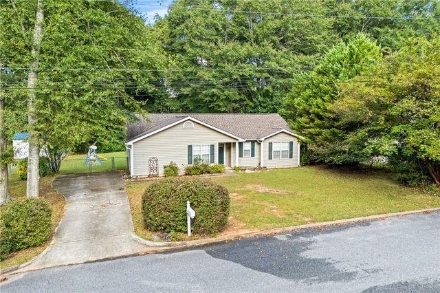 712 Rosalind St, Opelika, AL 36801
