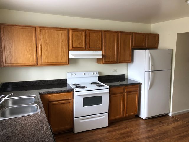 2336 Nichols Rd #F, Arlington Heights, IL 60004