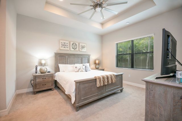 13379 Silktail Dr, Naples, FL 34109