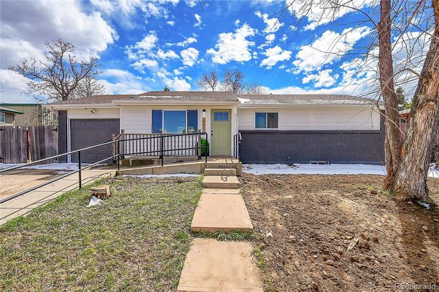 10462 W 9th Place, Lakewood, CO 80215