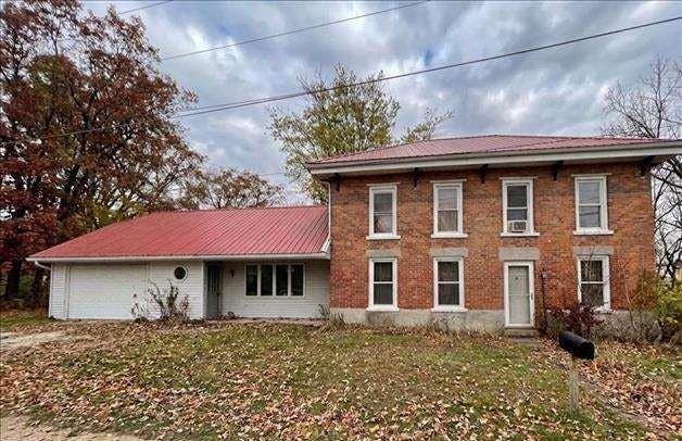 110 N  Water St, Warren, IL 61087