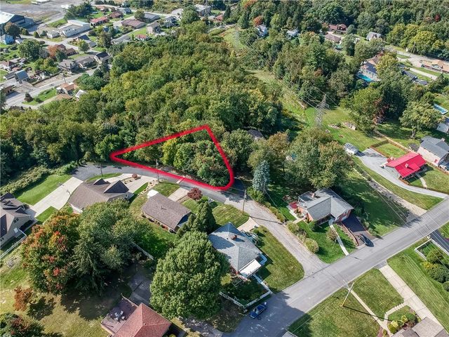 Circle Dr, Rochester, PA 15074