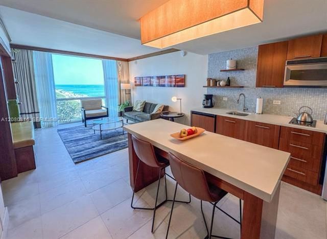 6801 Collins Ave #CU-815, Miami Beach, FL 33141