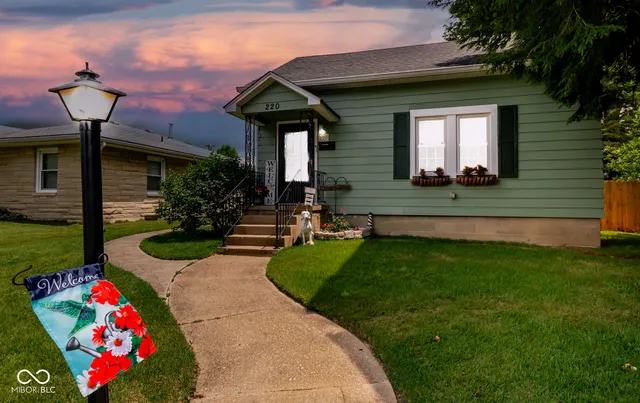 220 Lee Blvd, Seymour, IN 47274