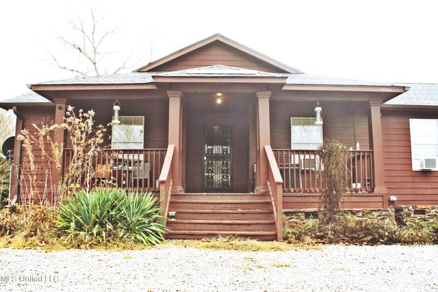 1811 McGee Rd, Blue Mountain, MS 38610