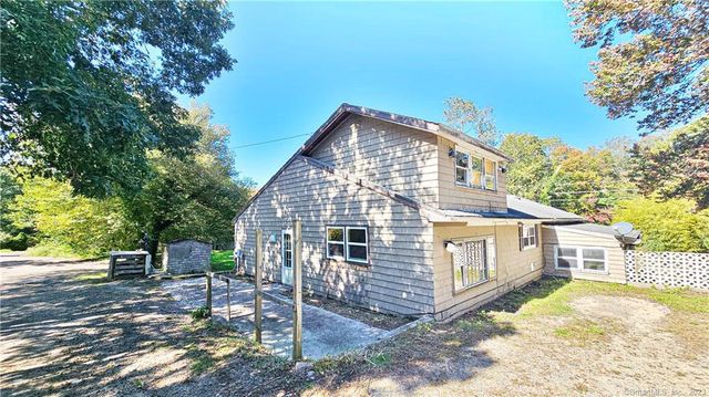 8 Andrews St, Pawcatuck, CT 06379