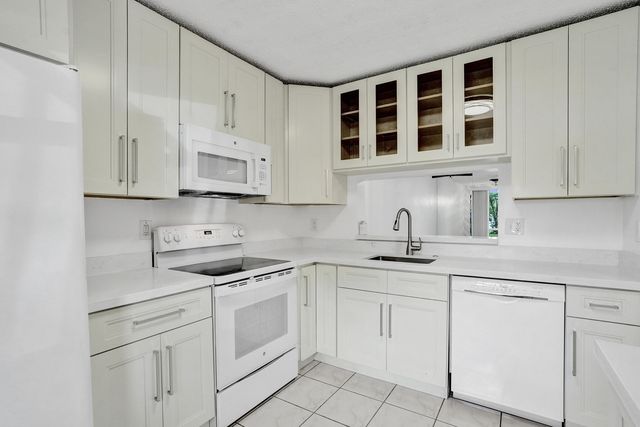 3081 HOLIDAY SPRINGS Boulevard #102-6, Margate, FL 33063