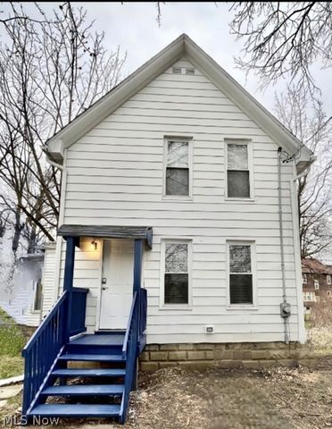 484 Spicer St, Akron, OH 44311