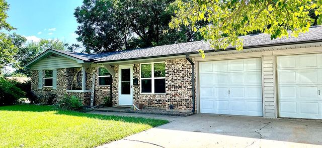 201 NW Jayellen Ave, Burleson, TX 76028