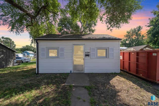 504 S  Elmwood Ave, Sioux Falls, SD 57104