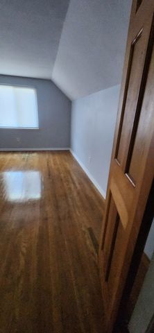 7719 Newport Ave, Parma, OH 44129