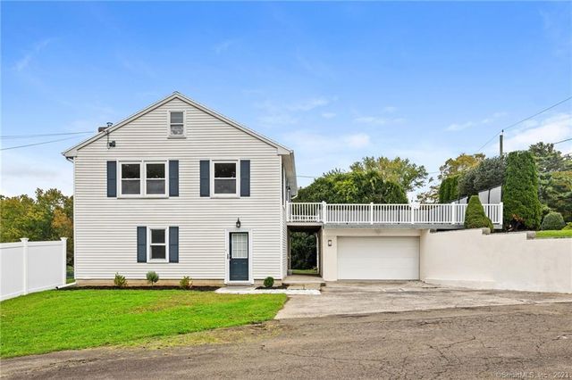 99 Pond Hill Rd, North Haven, CT 06473