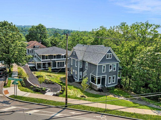 601 E  State St #B, Ithaca, NY 14850