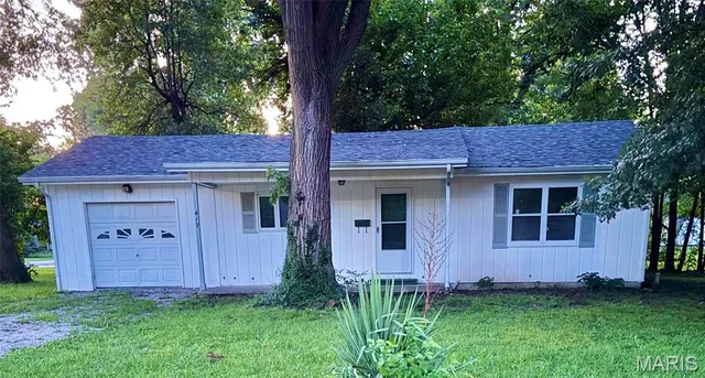 419 W  5th St, Montgomery City, MO 63361