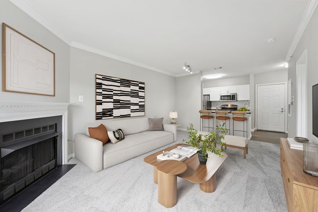 6802 Junction Blvd #201, Springfield, VA 22150
