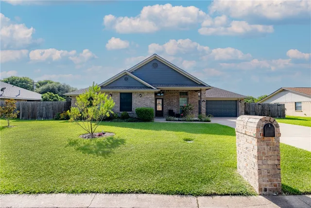 1802 Cheryl Dr, Caldwell, TX 77836