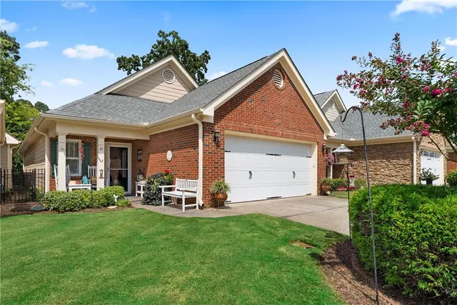 21 Stewart Dr, Cartersville, GA 30120