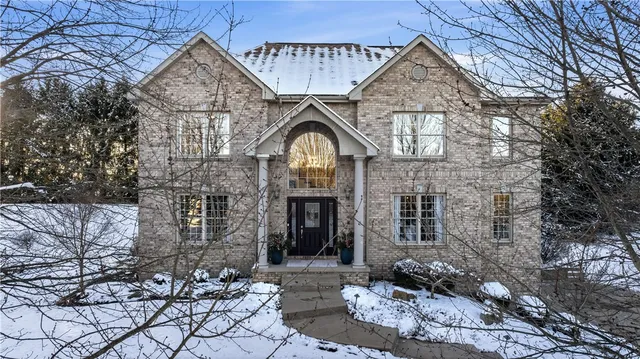 2017 Condor Ln, Gibsonia, PA 15044